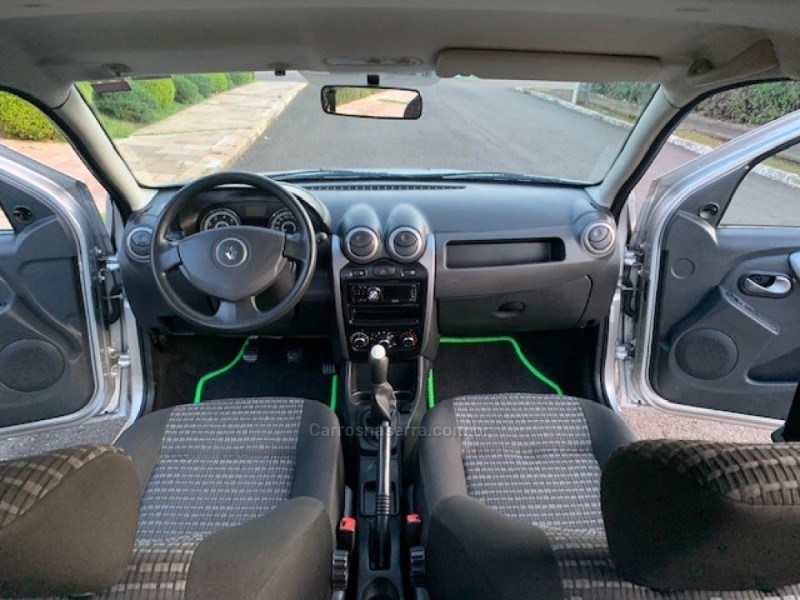 SANDERO 1.0 EXPRESSION 16V FLEX 4P MANUAL - 2013 - CAMPO BOM
