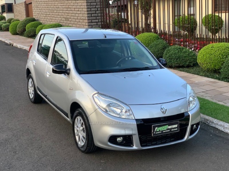 SANDERO 1.0 EXPRESSION 16V FLEX 4P MANUAL - 2013 - CAMPO BOM
