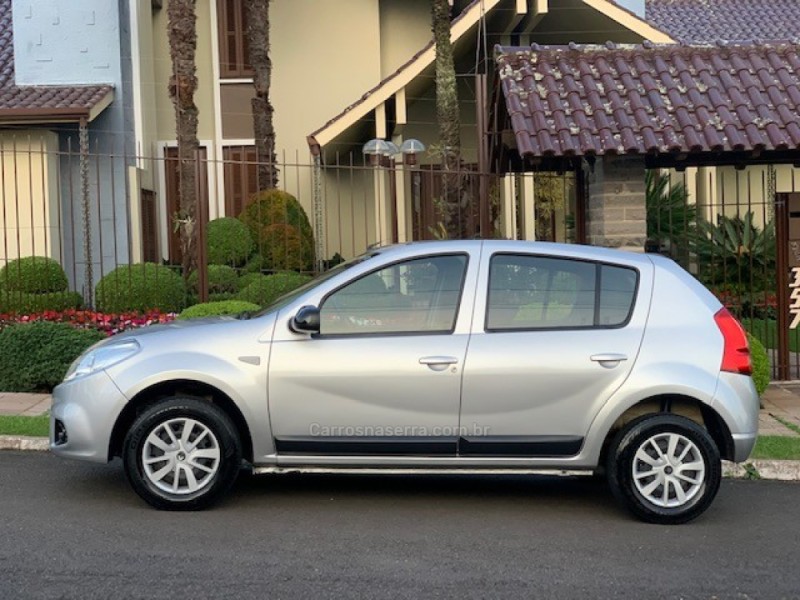 SANDERO 1.0 EXPRESSION 16V FLEX 4P MANUAL - 2013 - CAMPO BOM