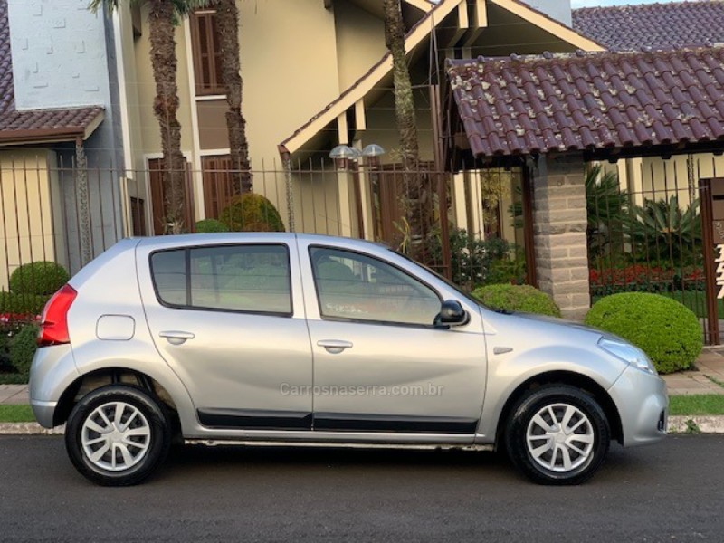 SANDERO 1.0 EXPRESSION 16V FLEX 4P MANUAL - 2013 - CAMPO BOM
