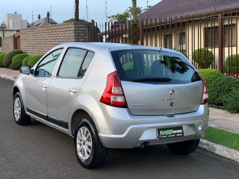 SANDERO 1.0 EXPRESSION 16V FLEX 4P MANUAL - 2013 - CAMPO BOM