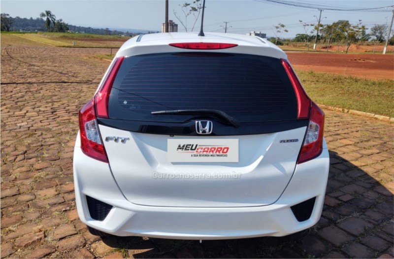 FIT 1.5 EX 16V FLEX 4P AUTOMÁTICO - 2015 - LAJEADO