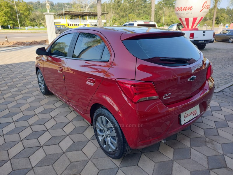 ONIX 1.0 JOY BLACK 8V FLEX 4P MANUAL - 2020 - BOM PRINCíPIO