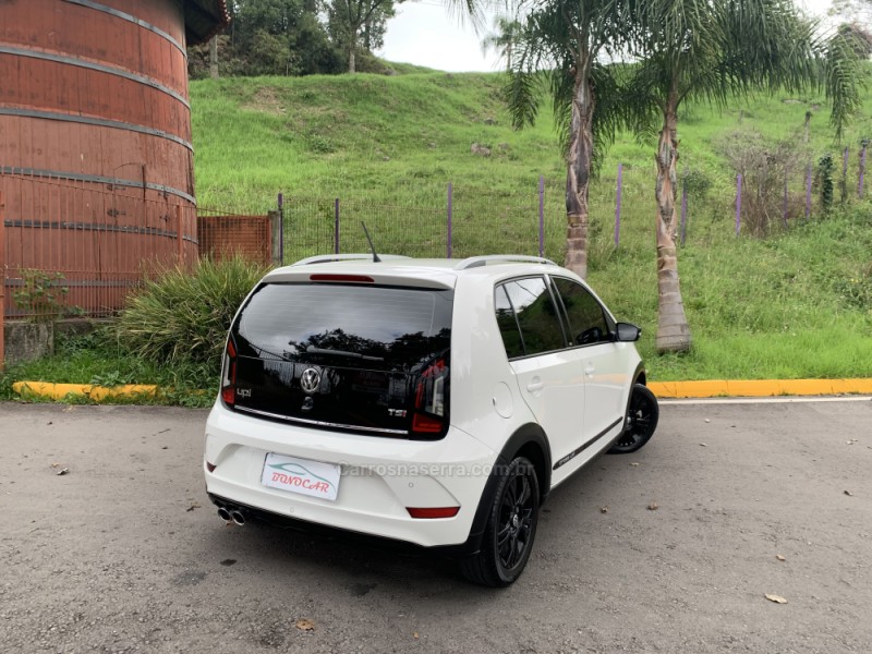 CROSS UP 1.0 TSI 12V FLEX 4P MANUAL - 2018 - CAXIAS DO SUL