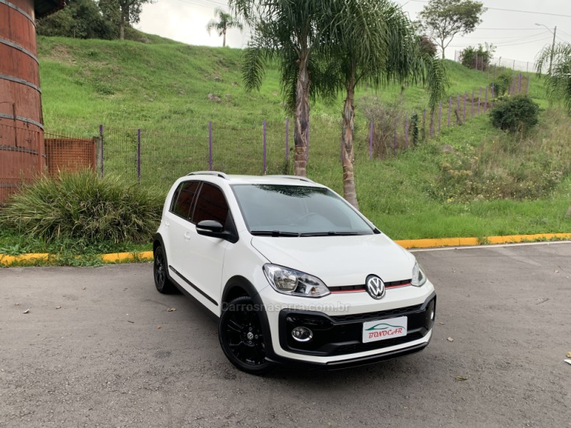 CROSS UP 1.0 TSI 12V FLEX 4P MANUAL - 2018 - CAXIAS DO SUL