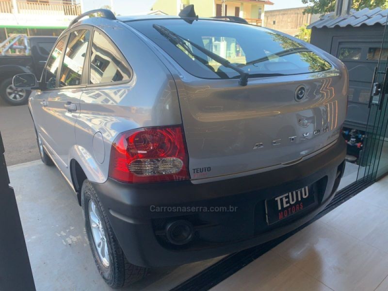 ACTYON 2.3 GLX 4X2 16V 150CV GASOLINA 4P AUTOMÁTICO - 2010 - TEUTôNIA