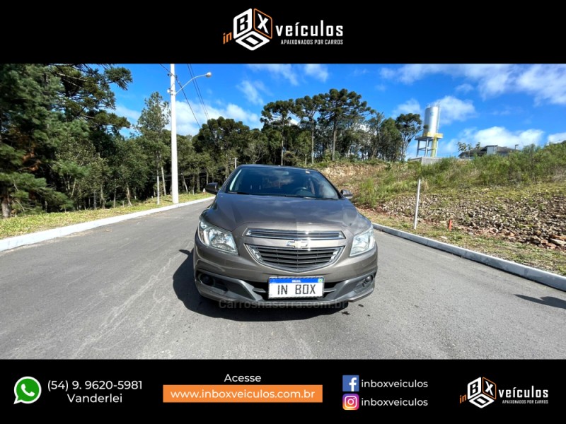 ONIX 1.0 LT PLUS 8V FLEX 4P MANUAL - 2014 - GRAMADO