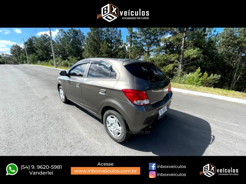 ONIX 1.0 LT PLUS 8V FLEX 4P MANUAL - 2014 - GRAMADO