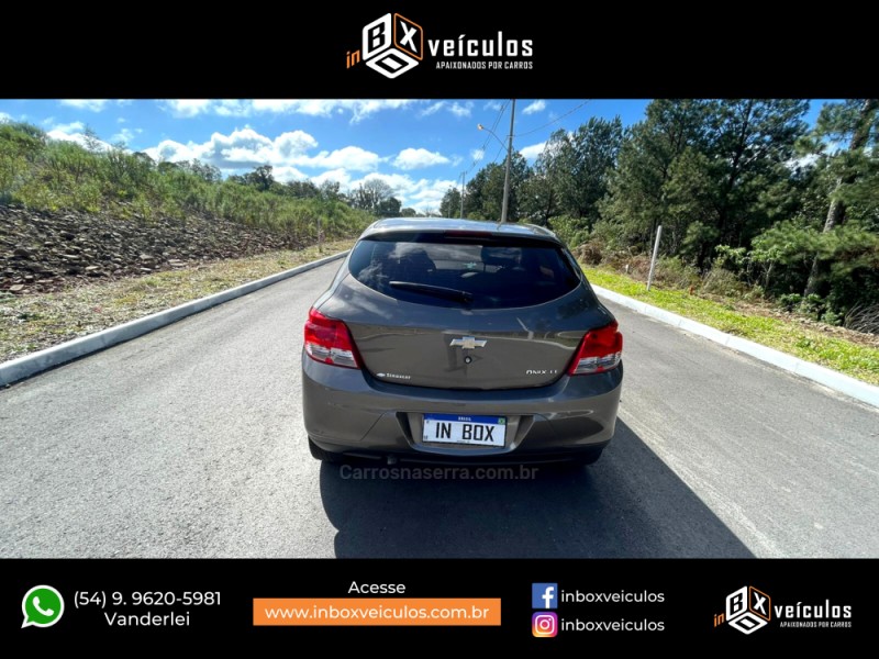 ONIX 1.0 LT PLUS 8V FLEX 4P MANUAL - 2014 - GRAMADO