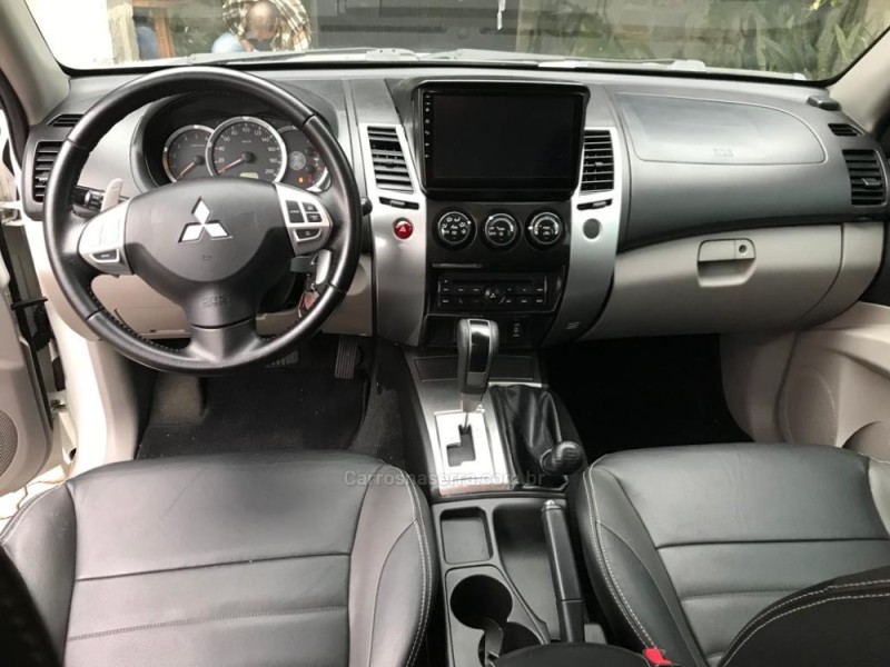 PAJERO DAKAR 3.2 HPE 4X4 7 LUGARES 16V TURBO INTERCOOLER DIESEL 4P AUTOMÁTICO - 2015 - CAXIAS DO SUL