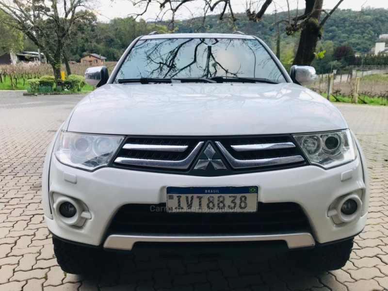 PAJERO DAKAR 3.2 HPE 4X4 7 LUGARES 16V TURBO INTERCOOLER DIESEL 4P AUTOMÁTICO - 2015 - CAXIAS DO SUL