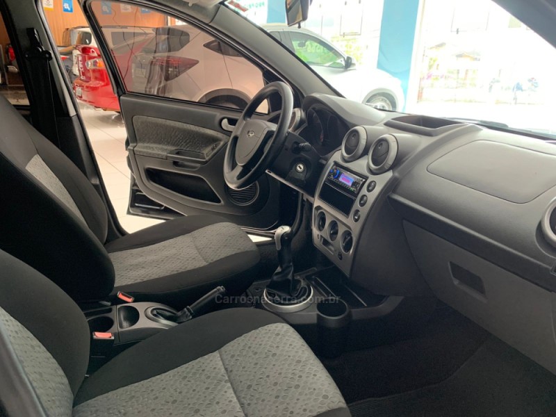 FIESTA 1.6 MPI CLASS HATCH 8V FLEX 4P MANUAL - 2012 - CAXIAS DO SUL