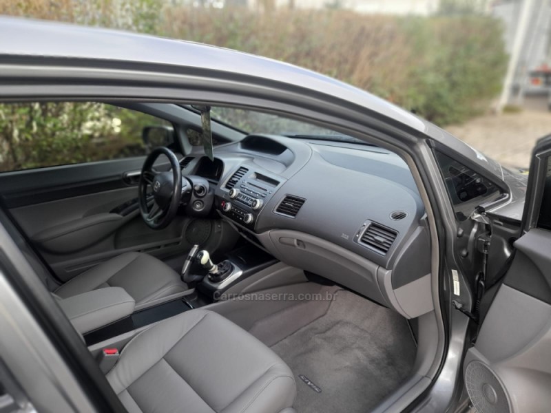 CIVIC 1.8 LXS 16V GASOLINA 4P MANUAL - 2007 - CAXIAS DO SUL