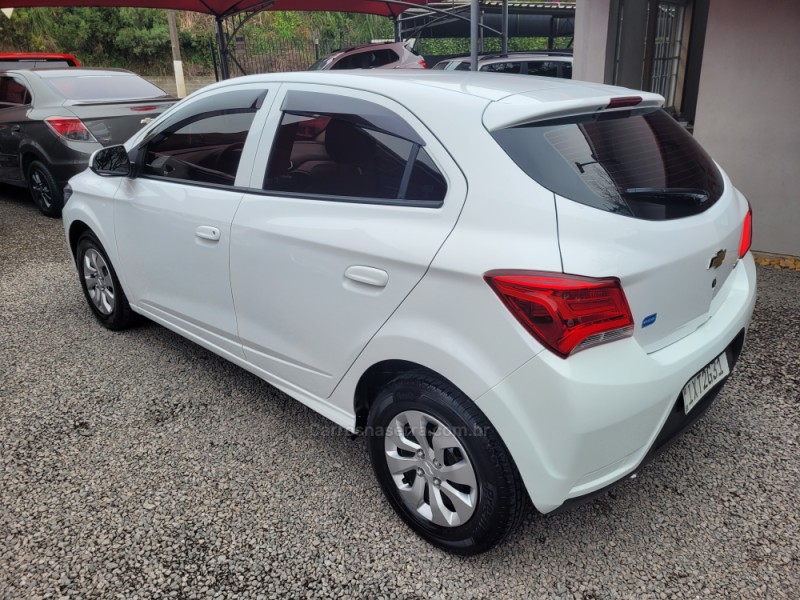 ONIX 1.0 MPFI LT 8V FLEX 4P MANUAL - 2017 - CARLOS BARBOSA