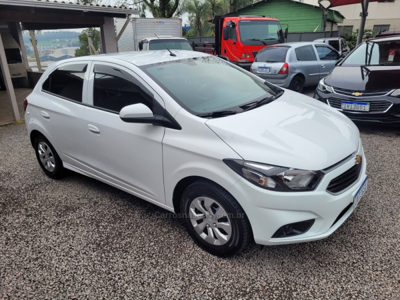 ONIX 1.0 MPFI LT 8V FLEX 4P MANUAL - 2017 - CARLOS BARBOSA