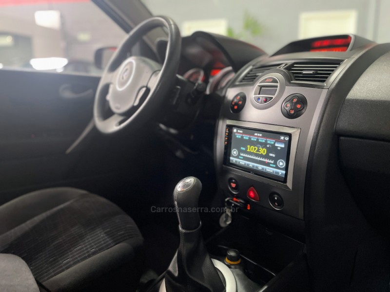 MÉGANE 1.6 DYNAMIQUE GRAND TOUR 16V FLEX 4P MANUAL - 2011 - ESTâNCIA VELHA
