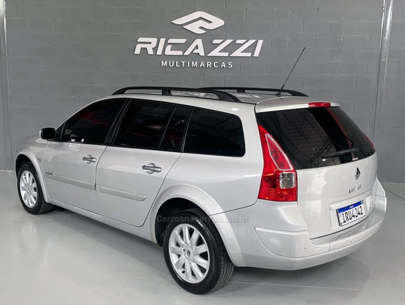 MÉGANE 1.6 DYNAMIQUE GRAND TOUR 16V FLEX 4P MANUAL - 2011 - ESTâNCIA VELHA