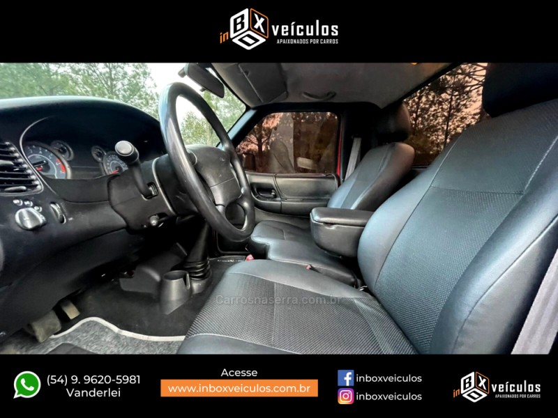 RANGER 2.3 XLS SPORT 16V 4X2 CS GASOLINA 2P MANUAL - 2011 - GRAMADO