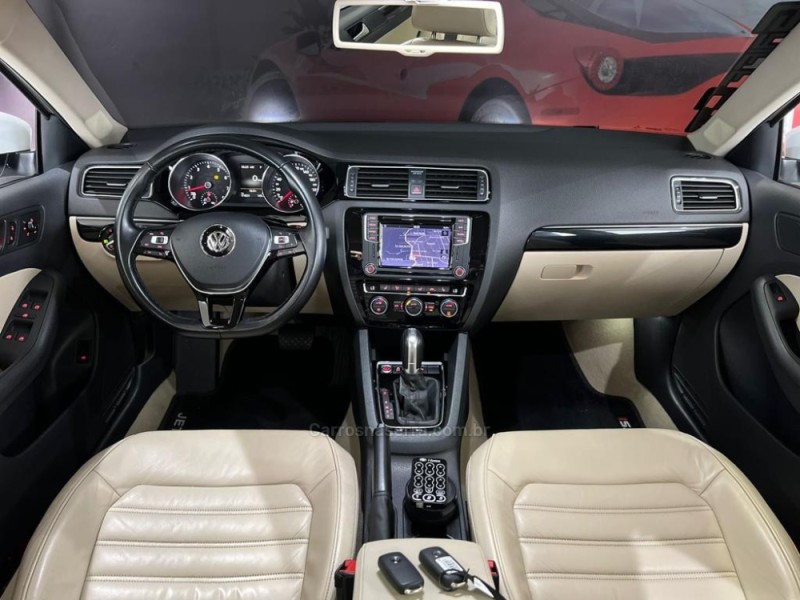 JETTA 2.0 TSI HIGHLINE 211CV GASOLINA 4P TIPTRONIC - 2016 - DOIS IRMãOS