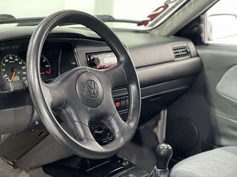 SANTANA 1.8 MI 8V GASOLINA 4P MANUAL - 1999 - NOVO HAMBURGO