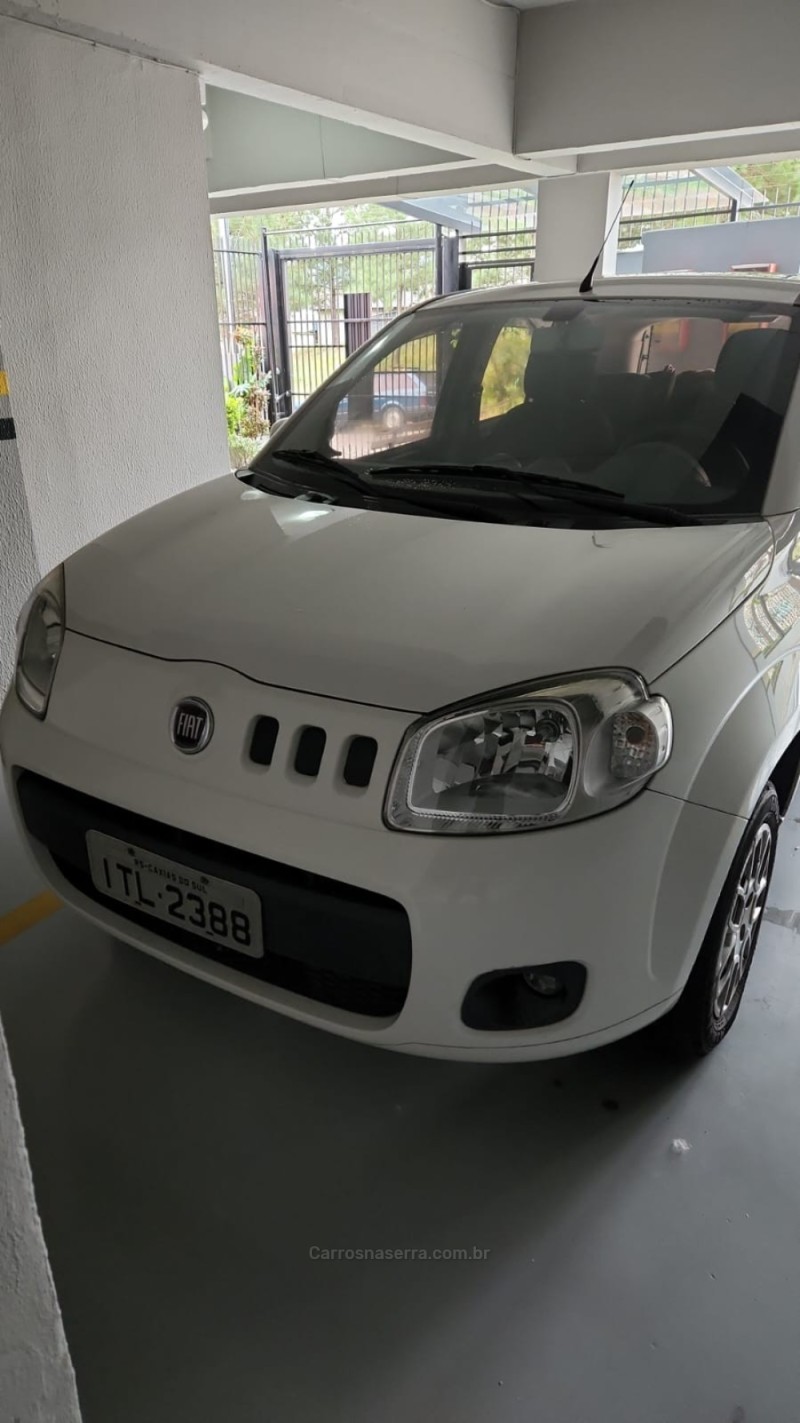 UNO 1.0 EVO VIVACE 8V FLEX 4P MANUAL
