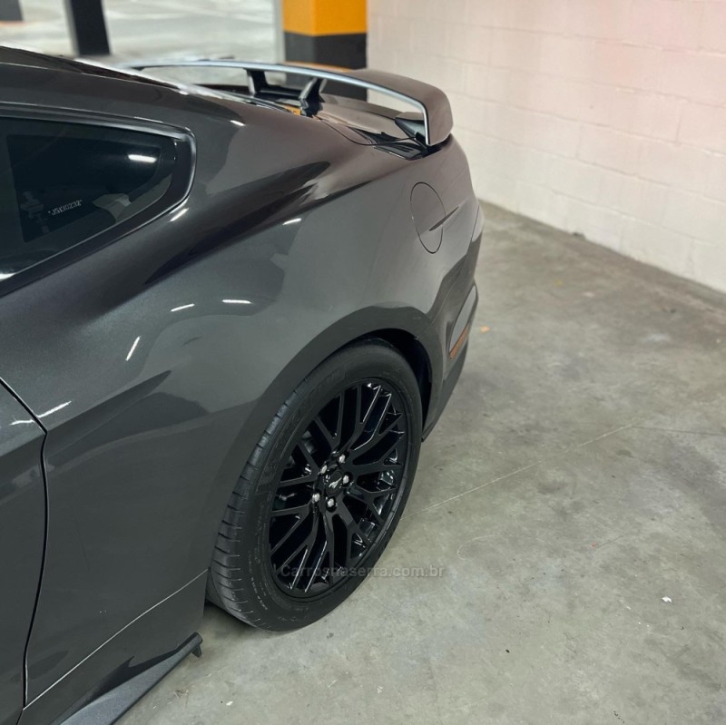 MUSTANG 5.0 GT COUPÉ V8 GASOLINA 2P AUTOMÁTICO - 2018 - CAXIAS DO SUL