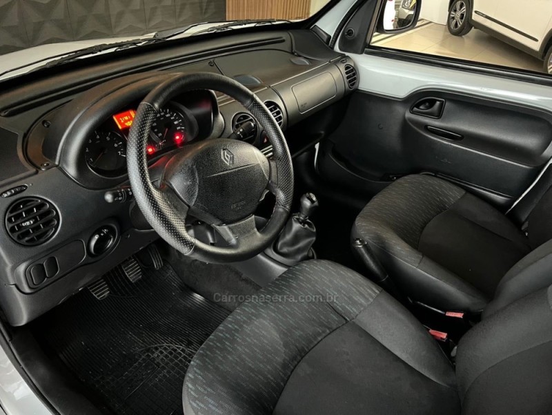 KANGOO 1.6 EXPRESS 16V FLEX 4P MANUAL - 2015 - PORTãO