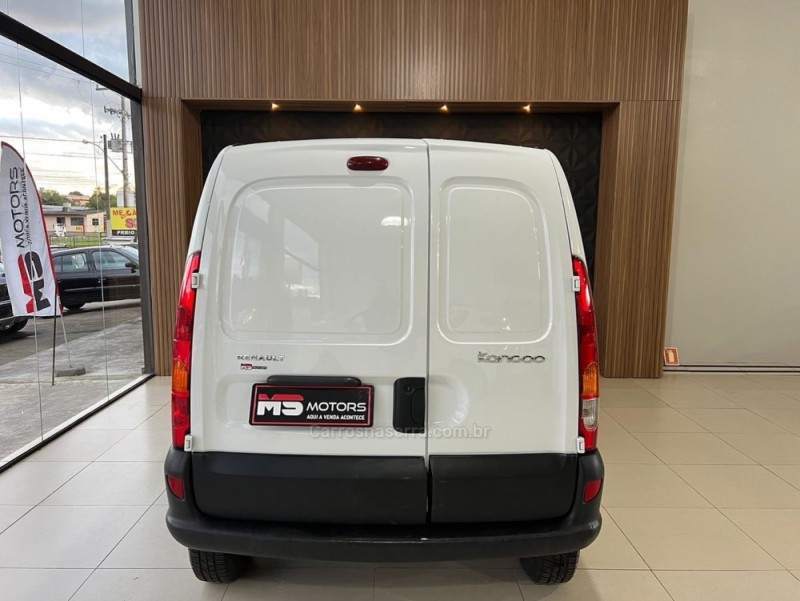 KANGOO 1.6 EXPRESS 16V FLEX 4P MANUAL - 2015 - PORTãO