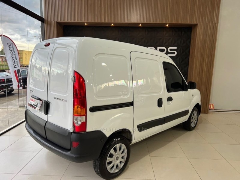 KANGOO 1.6 EXPRESS 16V FLEX 4P MANUAL - 2015 - PORTãO