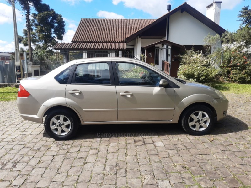 FIESTA 1.6 MPI SEDAN 8V FLEX 4P MANUAL - 2007 - CANELA
