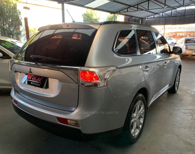 OUTLANDER 2.0 16V GASOLINA 4P AUTOMÁTICO - 2015 - CAXIAS DO SUL