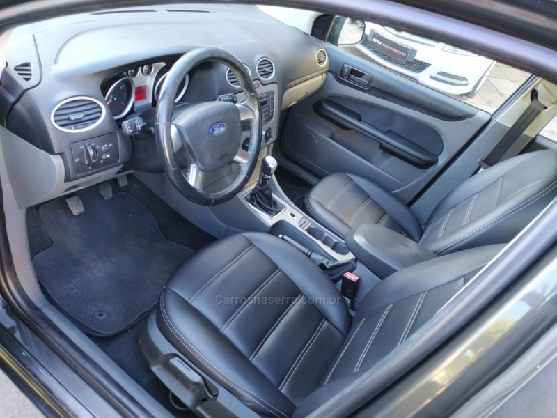 FOCUS 1.6 GLX 8V FLEX 4P MANUAL - 2013 - GUAPORé