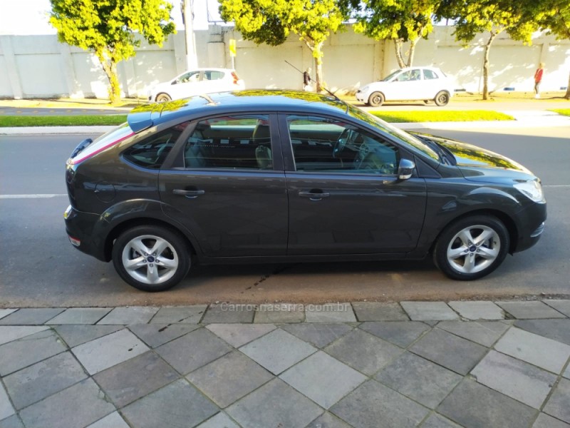 FOCUS 1.6 GLX 8V FLEX 4P MANUAL - 2013 - GUAPORé