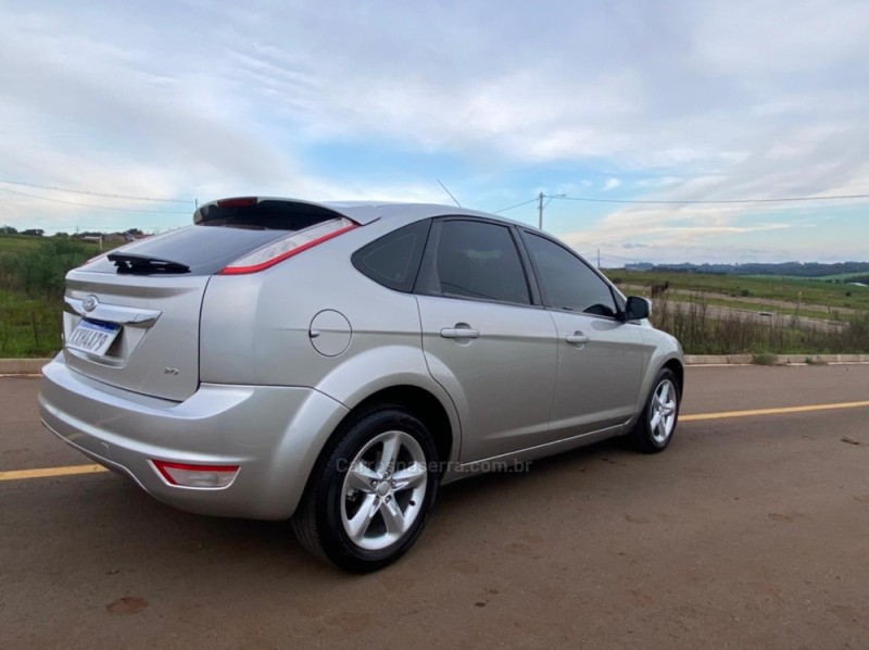 focus 1.6 s hatch 16v flex 4p automatico 2011 lagoa vermelha