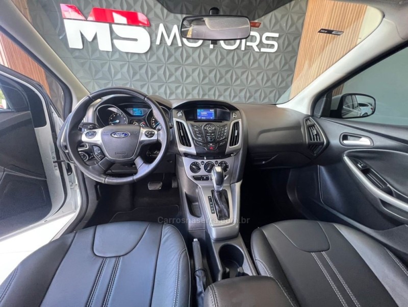 FOCUS 1.6 SE 16V FLEX 4P AUTOMÁTICO - 2015 - PORTãO