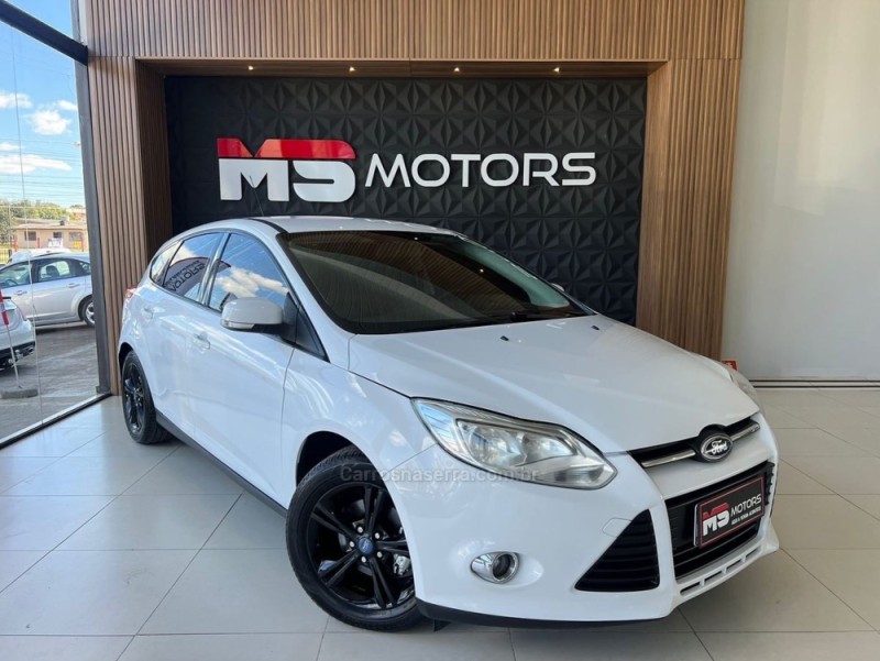 FOCUS 1.6 SE 16V FLEX 4P AUTOMÁTICO - 2015 - PORTãO