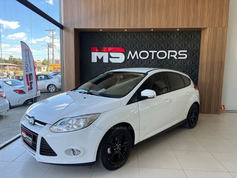 FOCUS 1.6 SE 16V FLEX 4P AUTOMÁTICO - 2015 - PORTãO