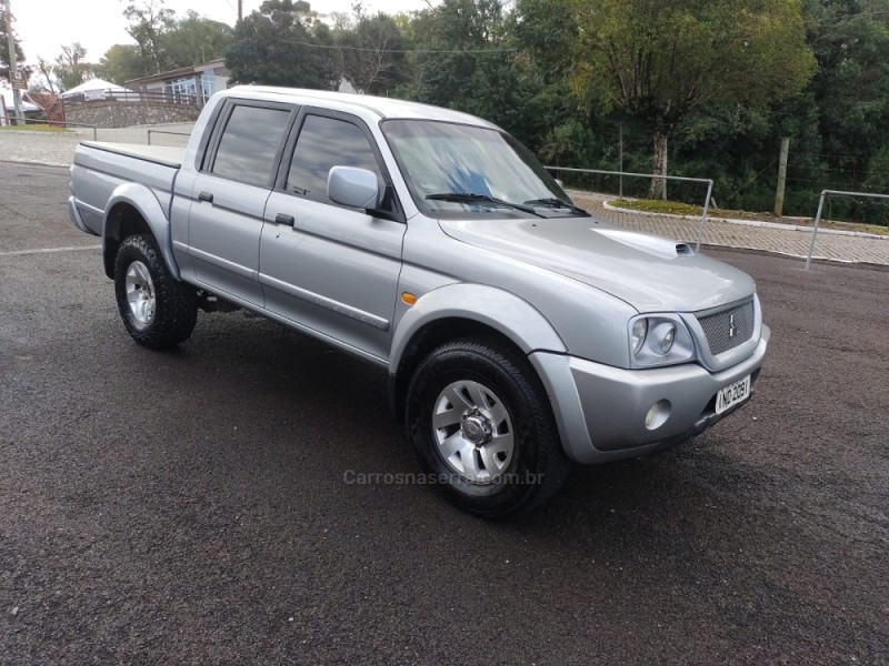 L200 OUTDOOR 2.5 HPE 4X4 CD 8V TURBO INTERCOOLER DIESEL 4P MANUAL - 2006 - CAXIAS DO SUL