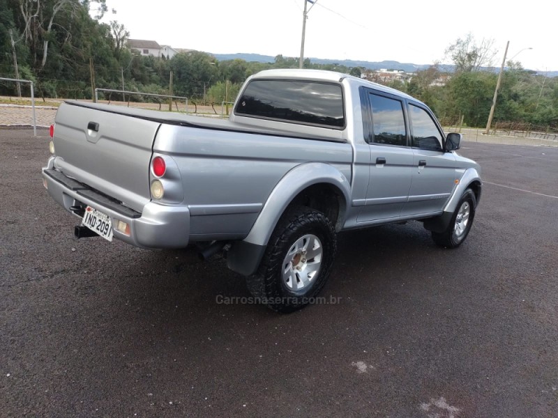L200 OUTDOOR 2.5 HPE 4X4 CD 8V TURBO INTERCOOLER DIESEL 4P MANUAL - 2006 - CAXIAS DO SUL