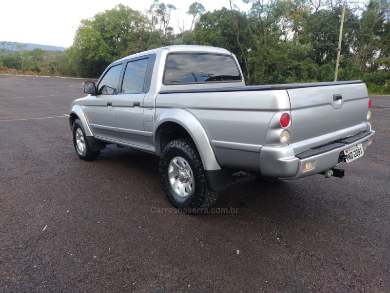 L200 OUTDOOR 2.5 HPE 4X4 CD 8V TURBO INTERCOOLER DIESEL 4P MANUAL - 2006 - CAXIAS DO SUL