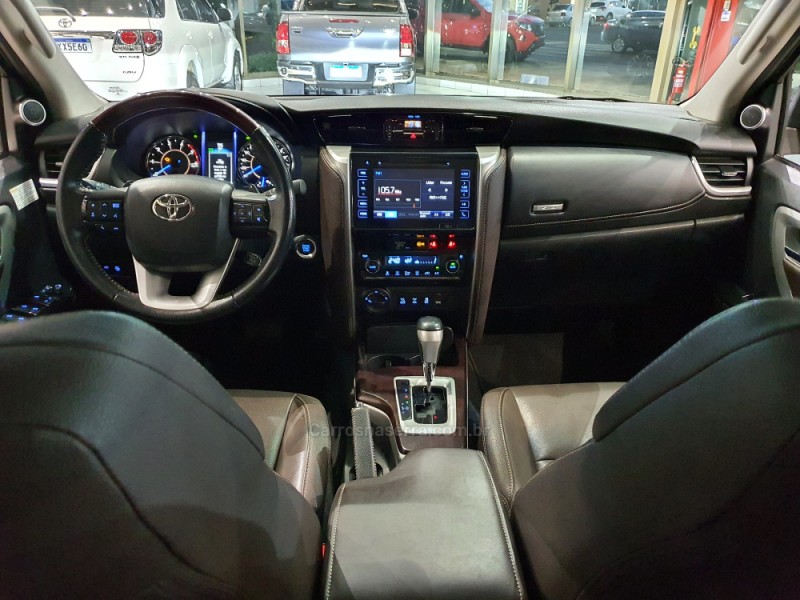 HILUX SW4 2.8 SRX 4X4 16V TURBO INTERCOOLER DIESEL 4P AUTOMÁTICO - 2016 - FARROUPILHA