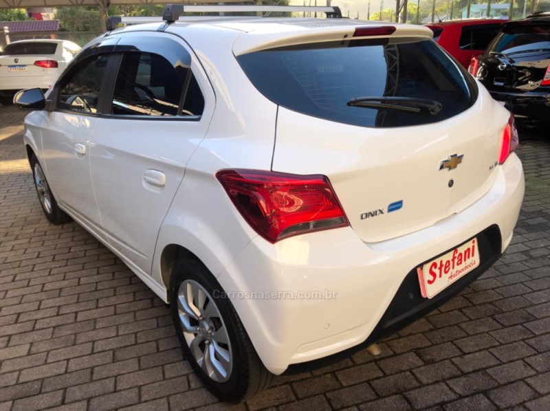 ONIX 1.4 MPFI LT 8V FLEX 4P MANUAL - 2018 - FELIZ