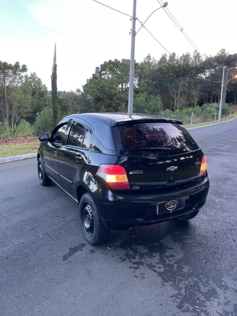 AGILE 1.4 MPFI LT 8V FLEX 4P MANUAL - 2012 - GRAMADO