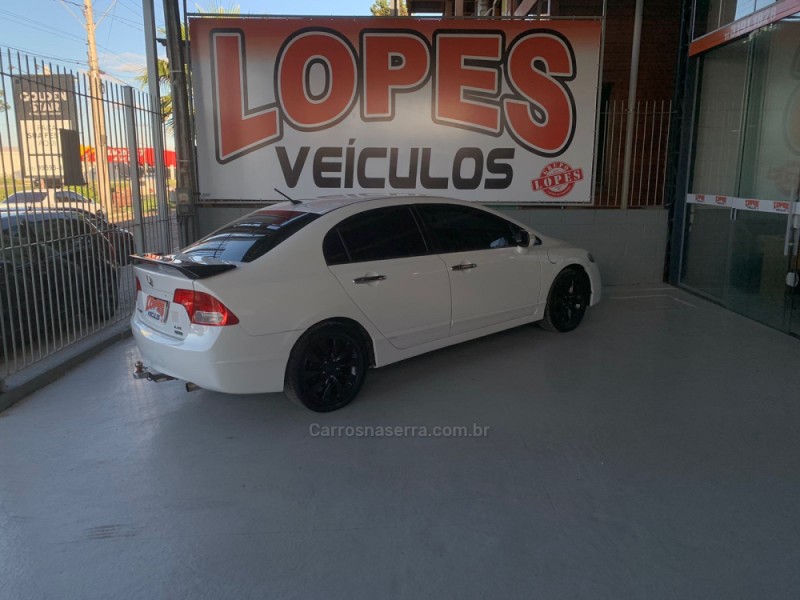 CIVIC 1.8 LXL 16V FLEX 4P MANUAL - 2011 - PORTãO