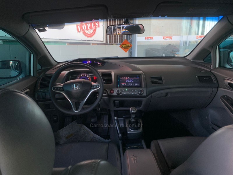 CIVIC 1.8 LXL 16V FLEX 4P MANUAL - 2011 - PORTãO