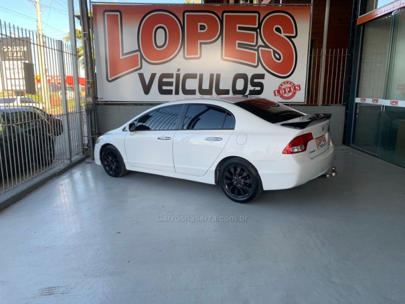 CIVIC 1.8 LXL 16V FLEX 4P MANUAL - 2011 - PORTãO