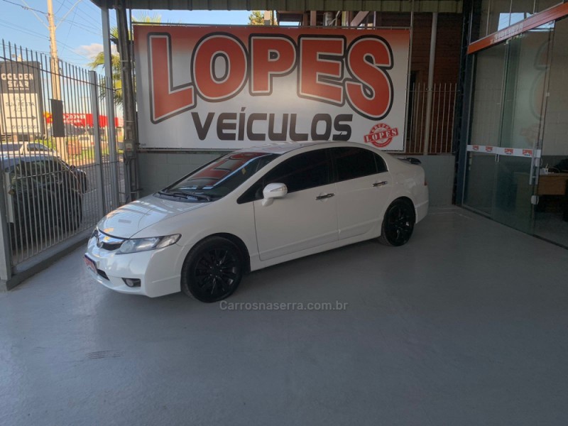 CIVIC 1.8 LXL 16V FLEX 4P MANUAL - 2011 - PORTãO