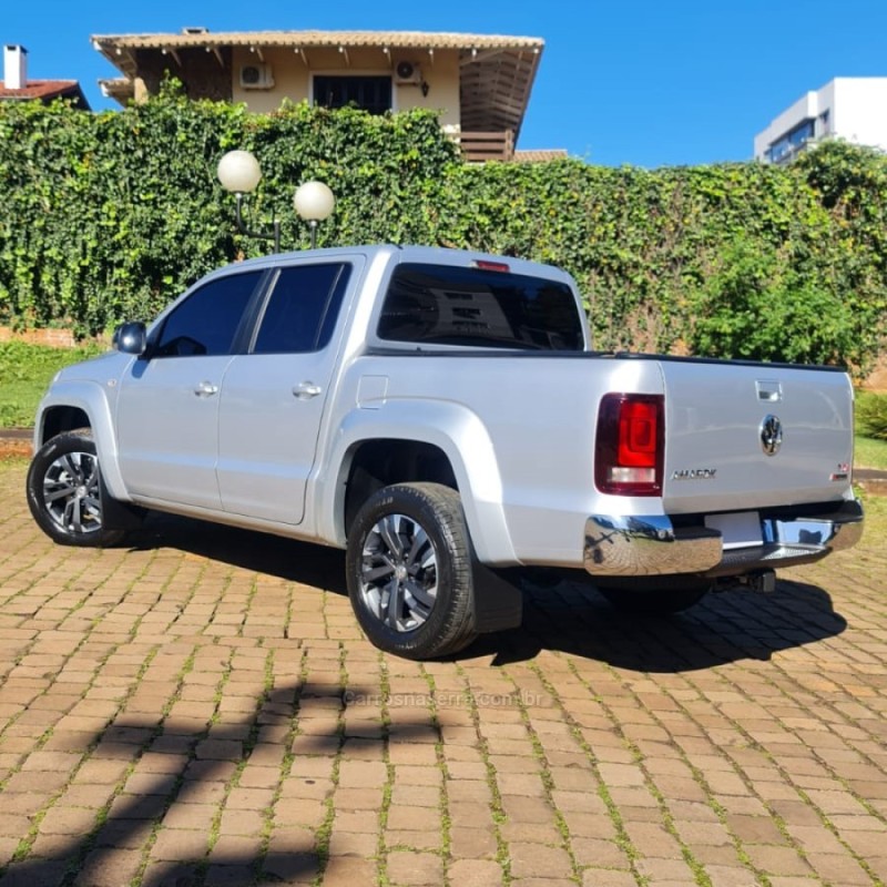 AMAROK 3.0 V6 TDI HIGHLINE CD DIESEL 4MOTION AUTOMÁTICO - 2018 - LAGOA VERMELHA