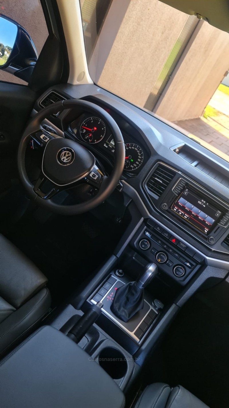 AMAROK 3.0 V6 TDI HIGHLINE CD DIESEL 4MOTION AUTOMÁTICO - 2018 - LAGOA VERMELHA