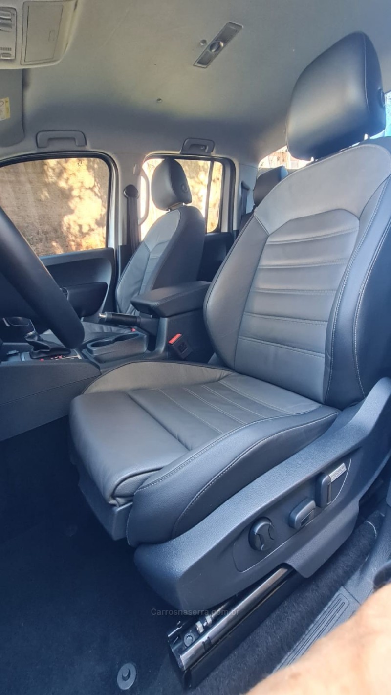 AMAROK 3.0 V6 TDI HIGHLINE CD DIESEL 4MOTION AUTOMÁTICO - 2018 - LAGOA VERMELHA